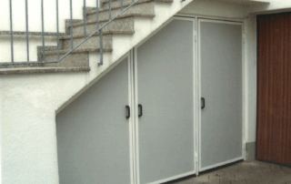Untertreppen-Verkleidung für Mülltonnen